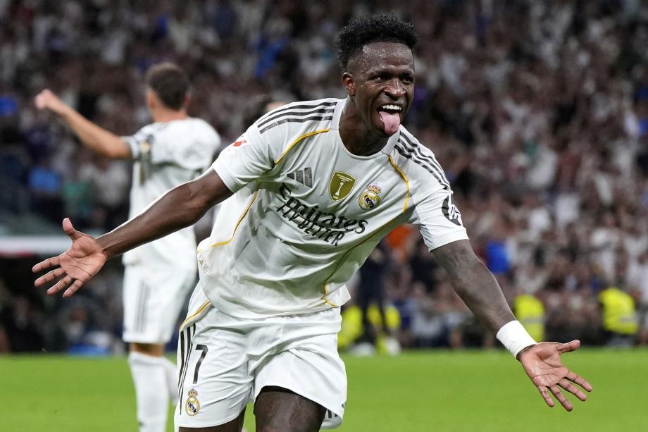 乐部通过施 乐部通过施